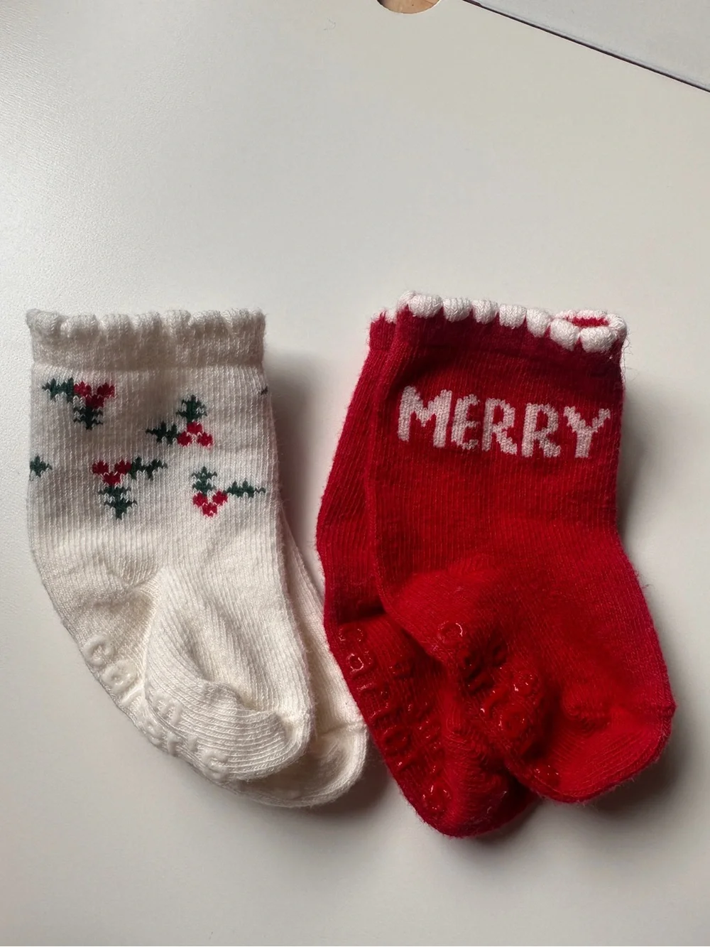 Carter’s Baby Holiday Christmas Socks Red Merry Holly 0-3m